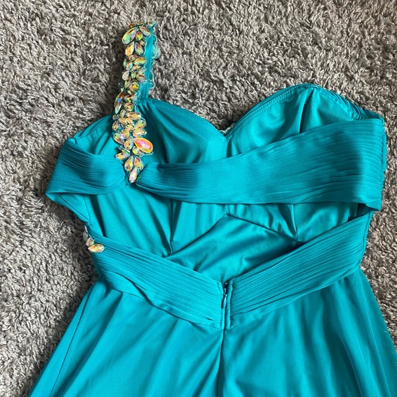 PROM DRESS - Picture 4 of 5